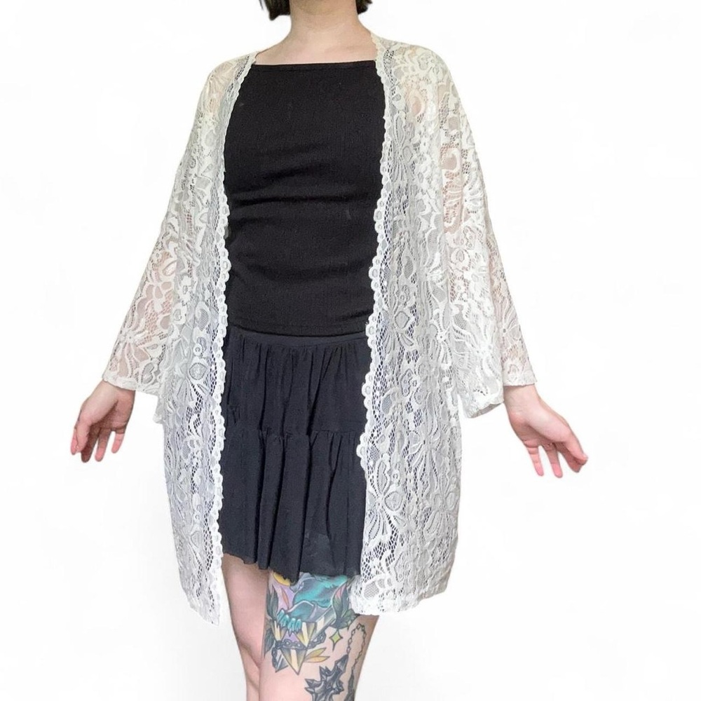 Elegant White Lace Kimono Cardigan